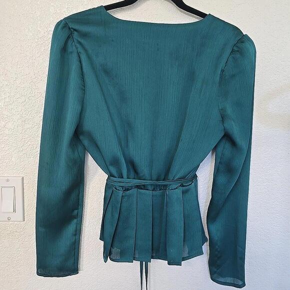 Chelsea28 Womens Green Long Sleeve Pleated Wrap Top Surplice V Neck Side Tie S - Picture 4 of 5